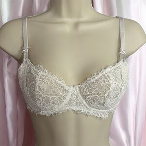 Victoria's Secret Dream Angels White Bra Push Up Without Padding Size 32D